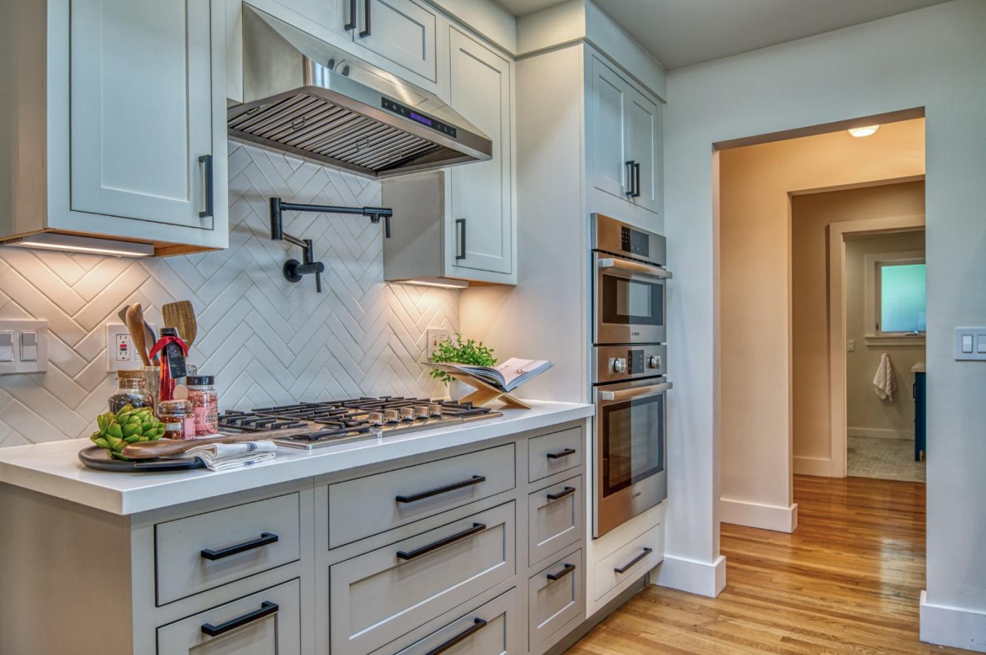 Detail Gallery Image 11 of 88 For 2059 Jonathan Ave, San Jose,  CA 95125 - 4 Beds | 3 Baths