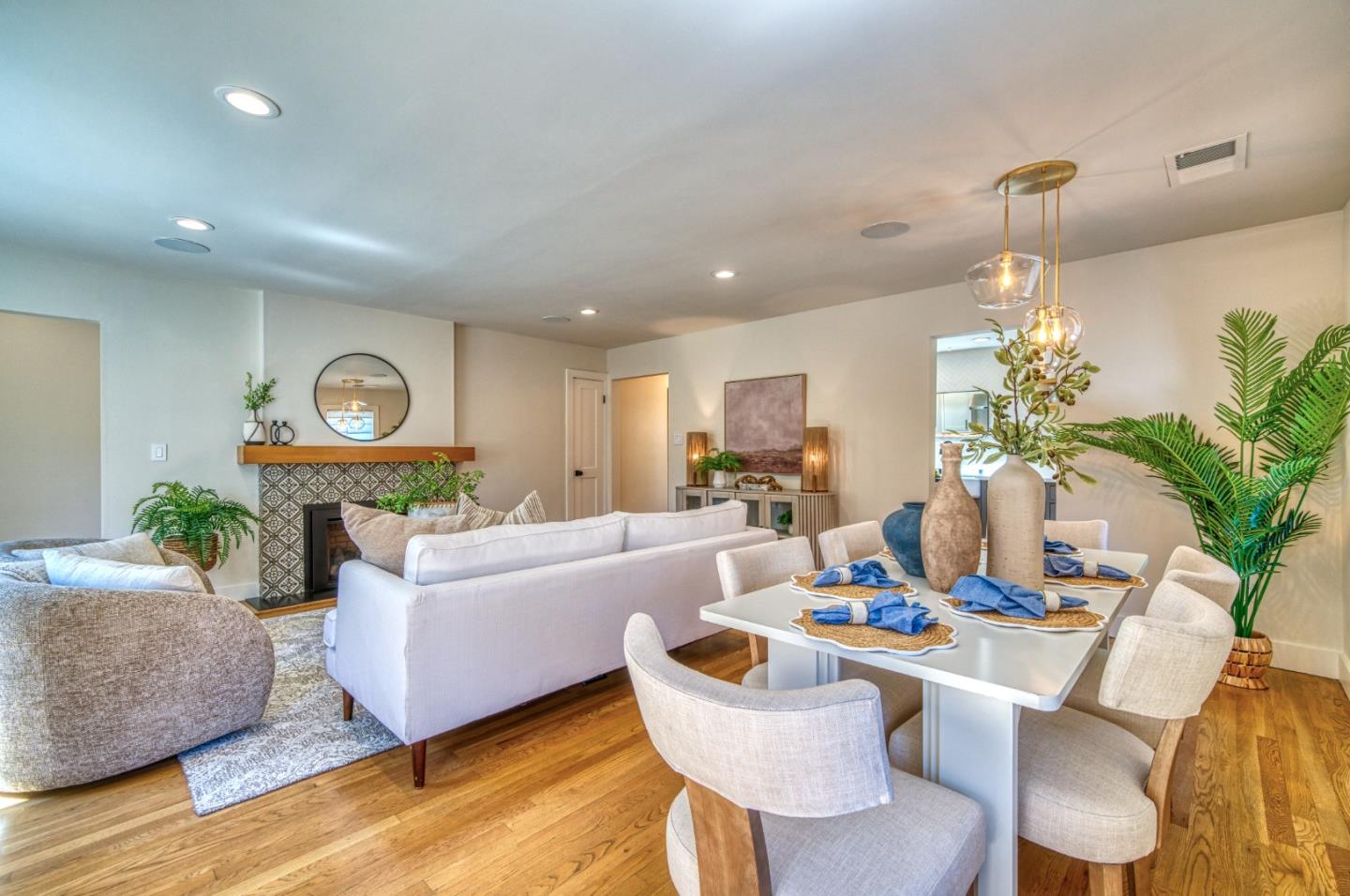 Detail Gallery Image 7 of 88 For 2059 Jonathan Ave, San Jose,  CA 95125 - 4 Beds | 3 Baths