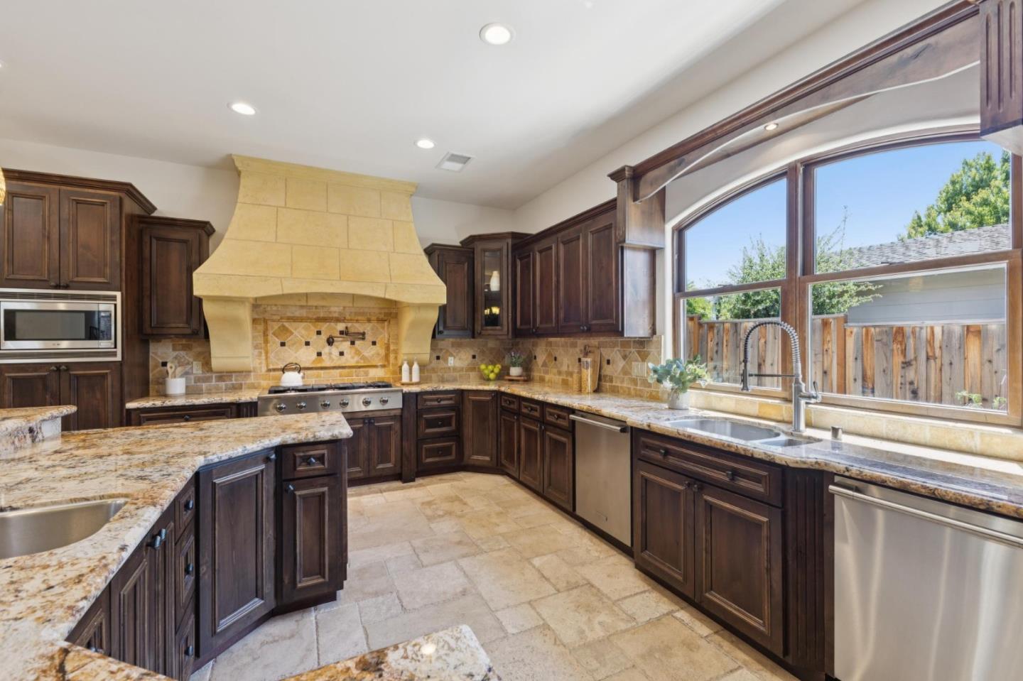 Detail Gallery Image 28 of 142 For 716 Rosewood Dr, Walnut Creek,  CA 94596 - 4 Beds | 4/1 Baths