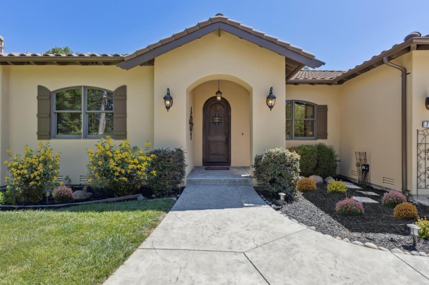 Detail Gallery Image 3 of 142 For 716 Rosewood Dr, Walnut Creek,  CA 94596 - 4 Beds | 4/1 Baths