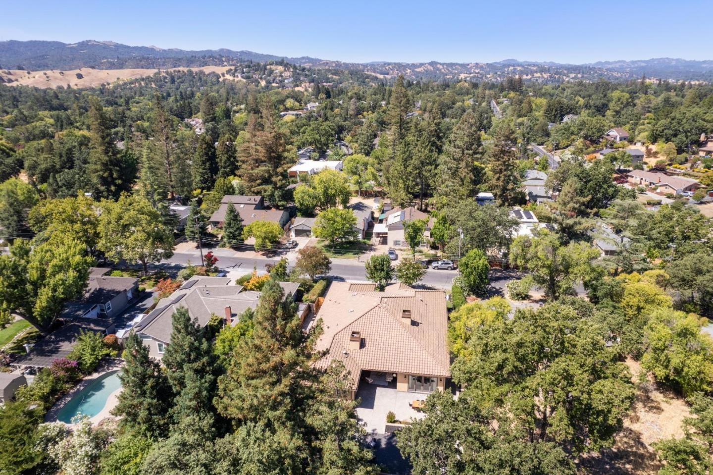 Detail Gallery Image 6 of 142 For 716 Rosewood Dr, Walnut Creek,  CA 94596 - 4 Beds | 4/1 Baths