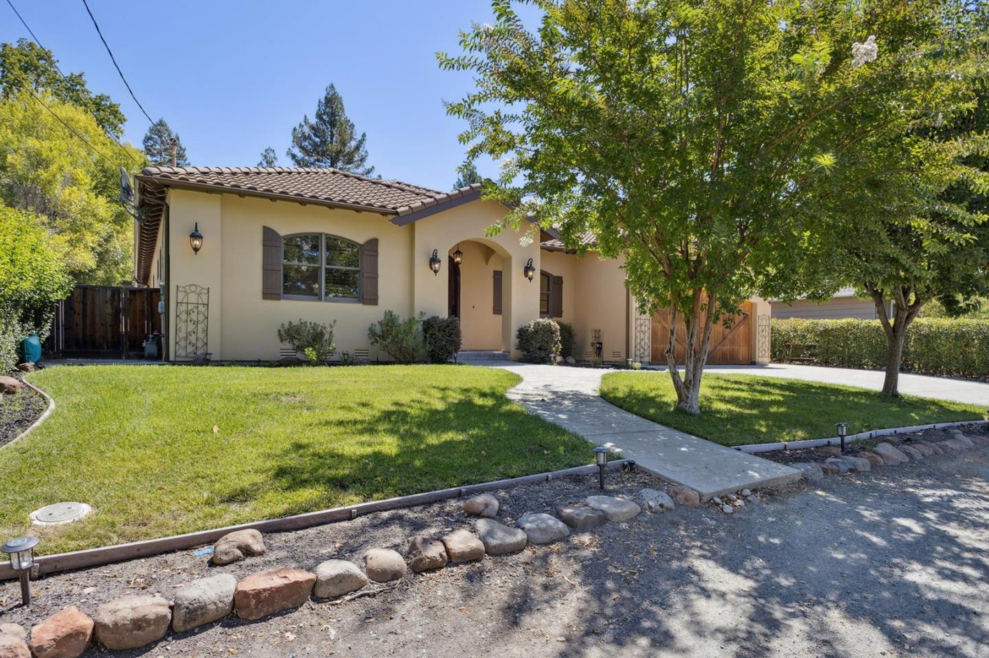 Detail Gallery Image 8 of 142 For 716 Rosewood Dr, Walnut Creek,  CA 94596 - 4 Beds | 4/1 Baths