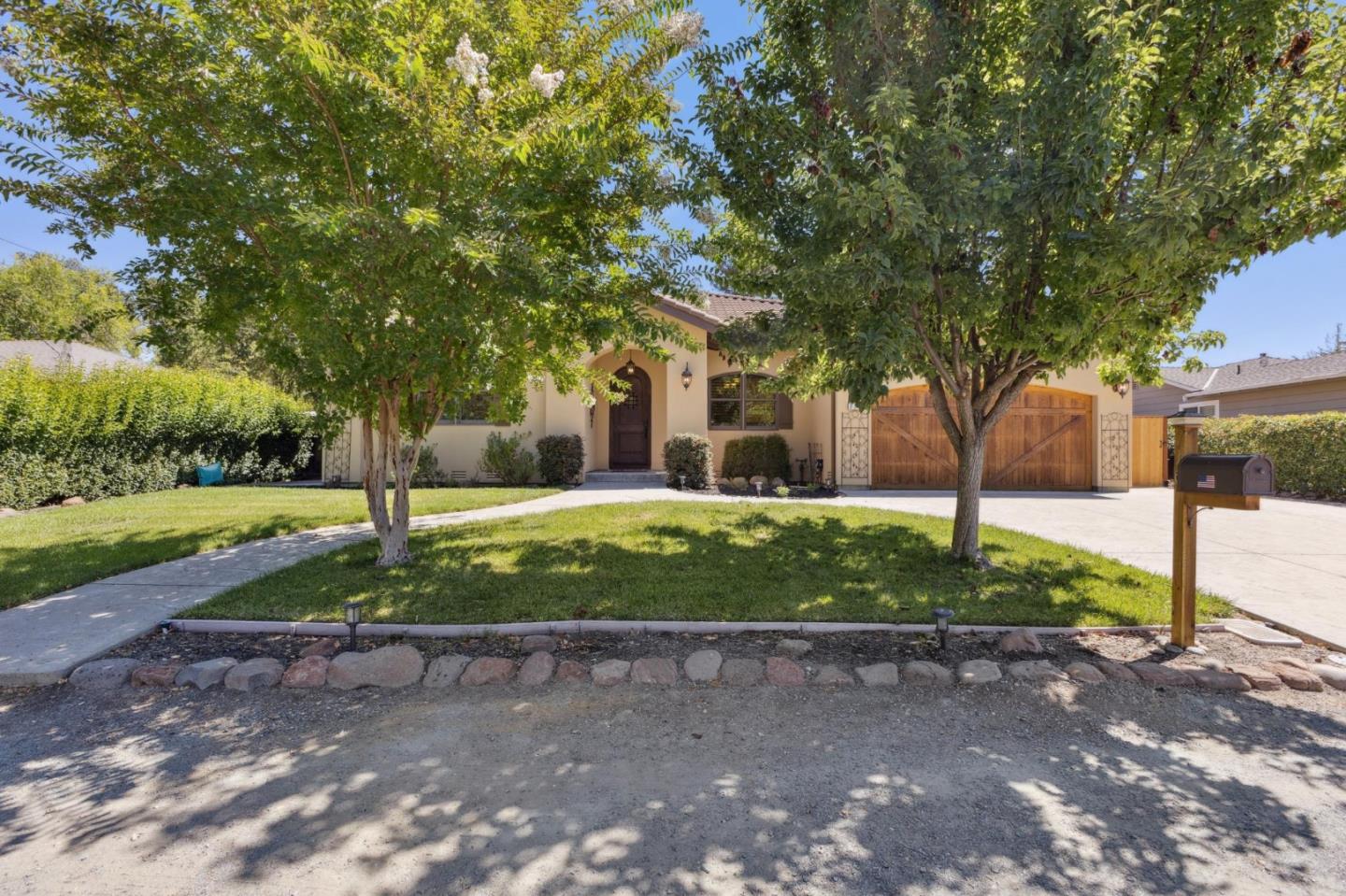 Detail Gallery Image 9 of 142 For 716 Rosewood Dr, Walnut Creek,  CA 94596 - 4 Beds | 4/1 Baths