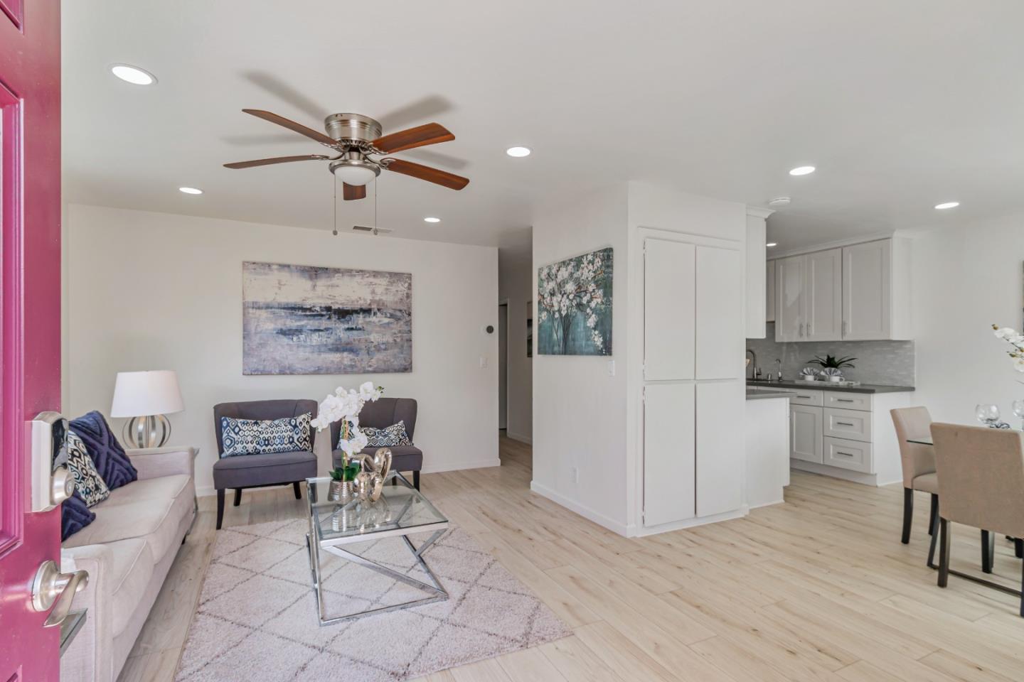 Detail Gallery Image 3 of 28 For 295 Rio Verde Pl #4,  Milpitas,  CA 95035 - 3 Beds | 1 Baths