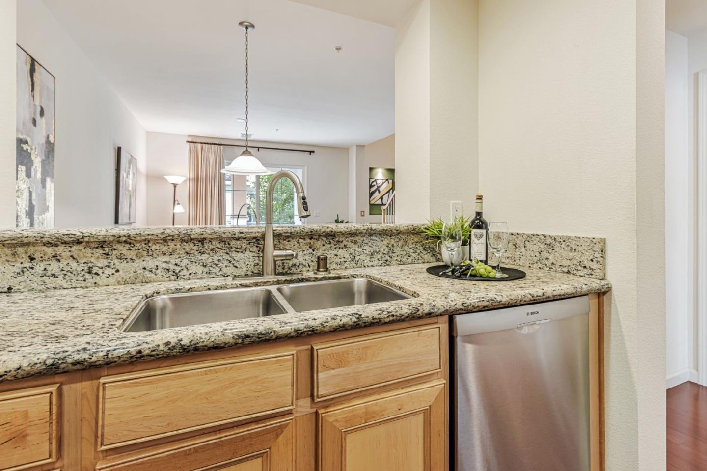 Detail Gallery Image 13 of 42 For 59 Bassett St, San Jose,  CA 95110 - 3 Beds | 3 Baths