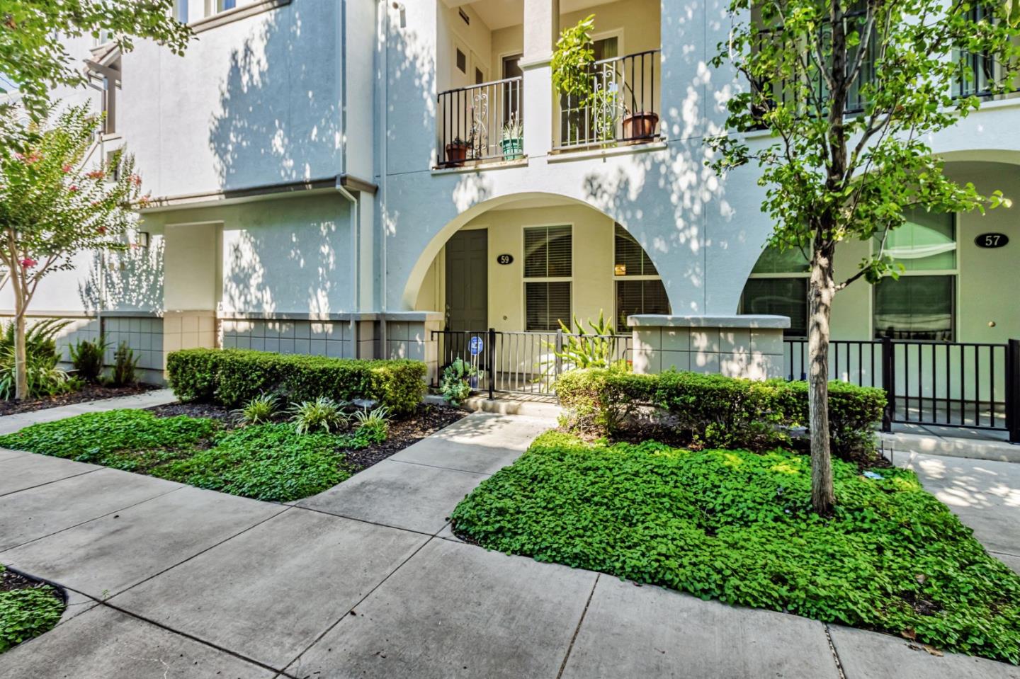 Detail Gallery Image 3 of 42 For 59 Bassett St, San Jose,  CA 95110 - 3 Beds | 3 Baths