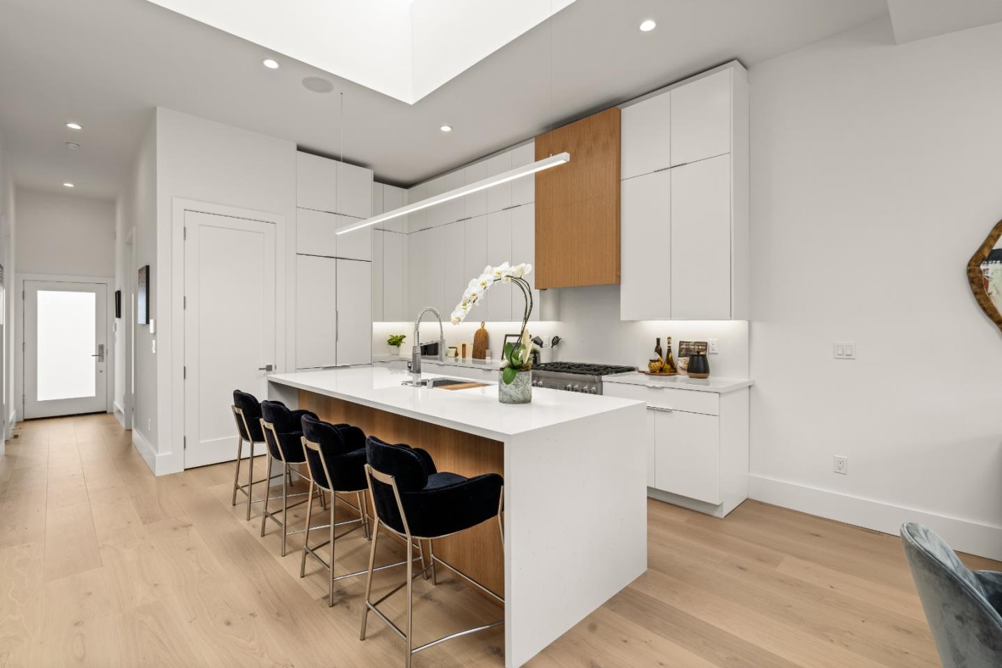 Detail Gallery Image 7 of 70 For 17 30th St, San Francisco,  CA 94110 - 4 Beds | 3 Baths