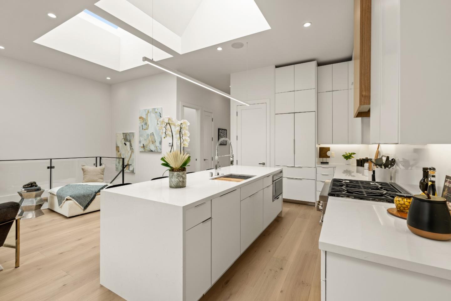 Detail Gallery Image 8 of 70 For 17 30th St, San Francisco,  CA 94110 - 4 Beds | 3 Baths