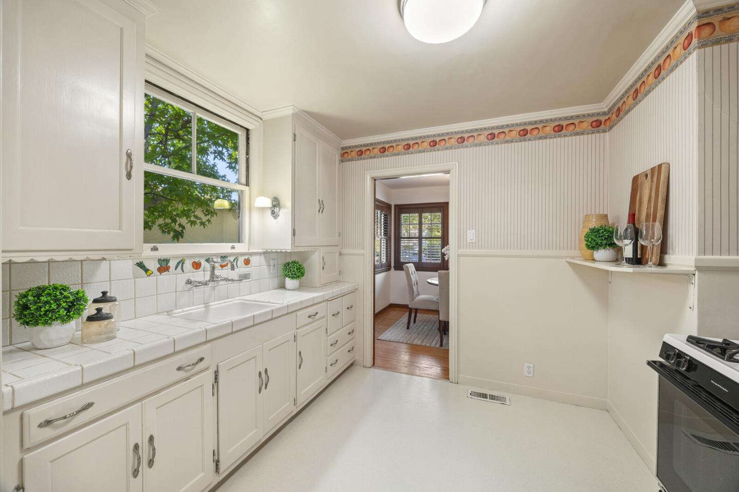 Detail Gallery Image 12 of 44 For 724 10th Ave, San Mateo,  CA 94402 - 3 Beds | 2 Baths