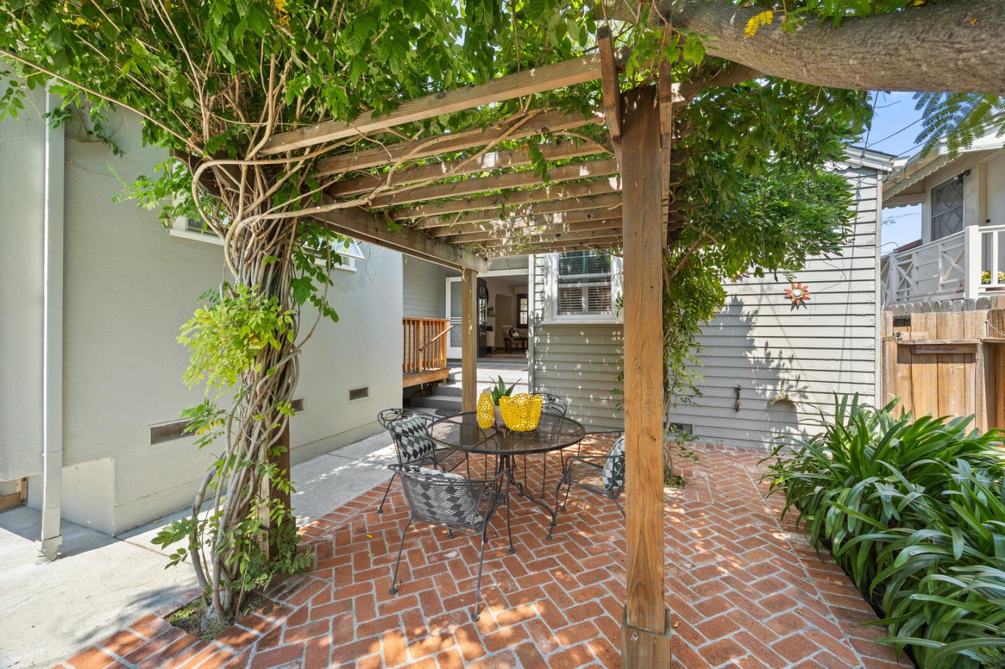 Detail Gallery Image 23 of 44 For 724 10th Ave, San Mateo,  CA 94402 - 3 Beds | 2 Baths