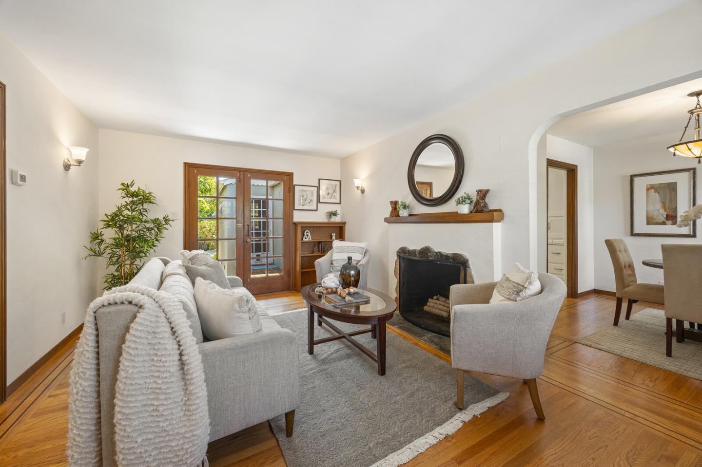 Detail Gallery Image 5 of 44 For 724 10th Ave, San Mateo,  CA 94402 - 3 Beds | 2 Baths