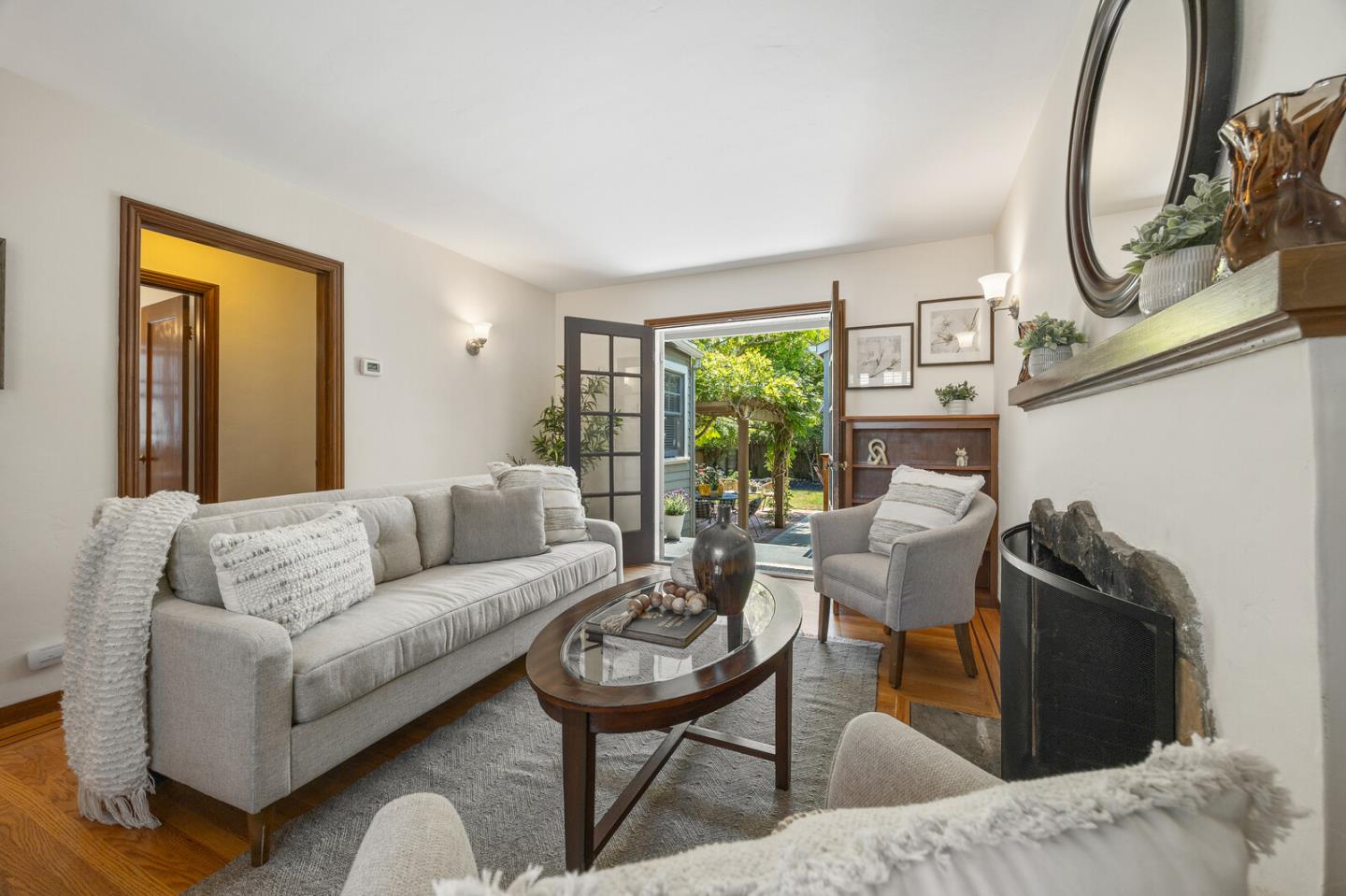 Detail Gallery Image 7 of 44 For 724 10th Ave, San Mateo,  CA 94402 - 3 Beds | 2 Baths
