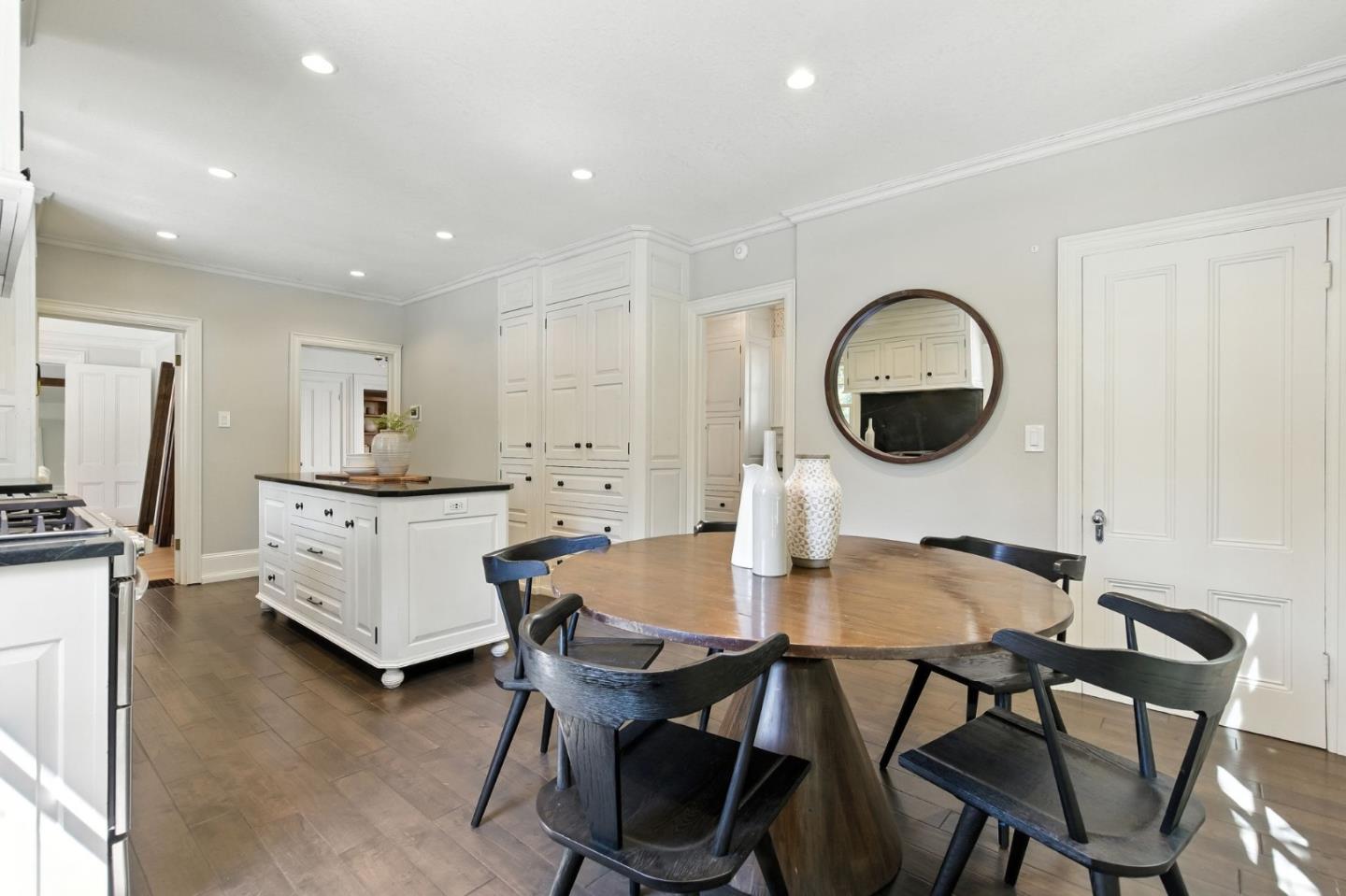 Detail Gallery Image 23 of 74 For 1486 Newport Ave, San Jose,  CA 95125 - 6 Beds | 5 Baths