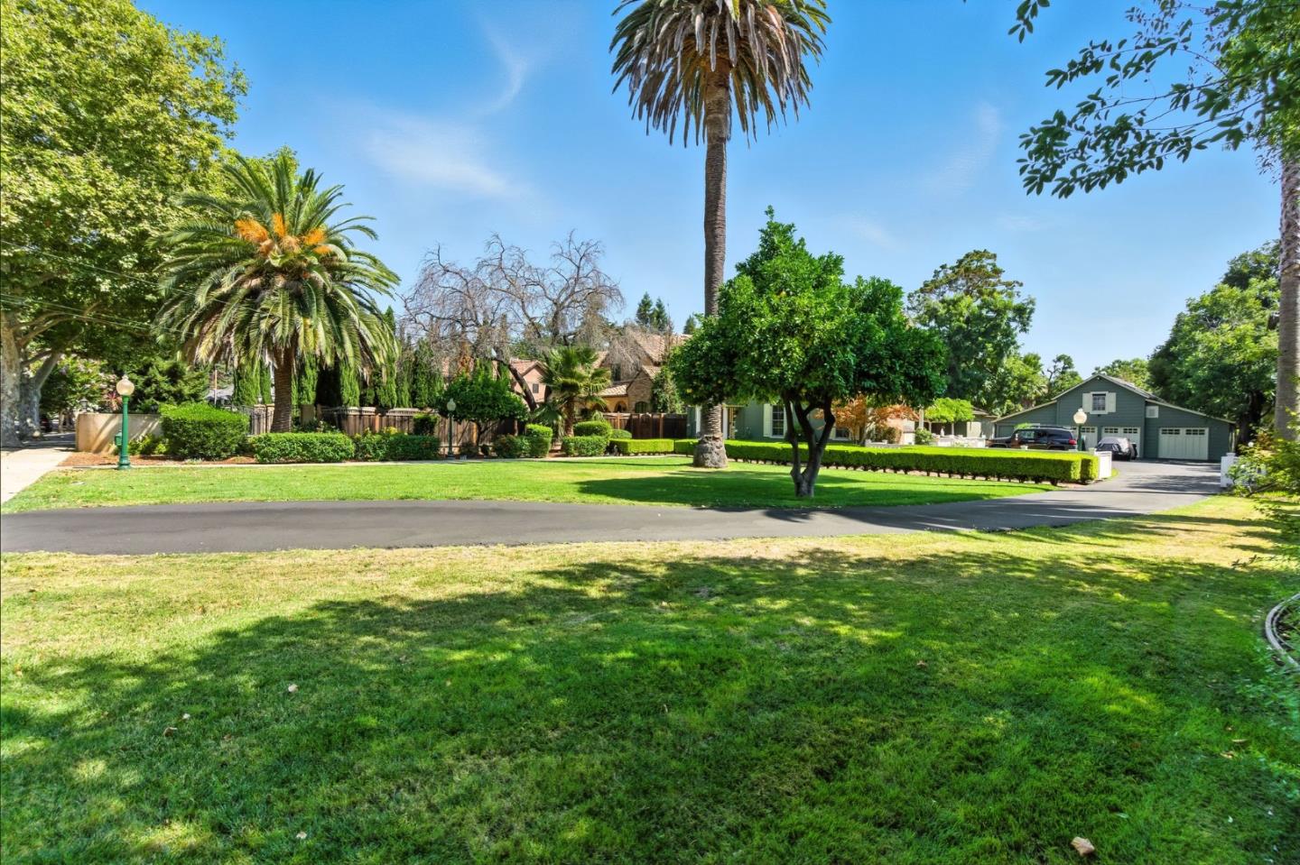 Detail Gallery Image 6 of 74 For 1486 Newport Ave, San Jose,  CA 95125 - 6 Beds | 5 Baths