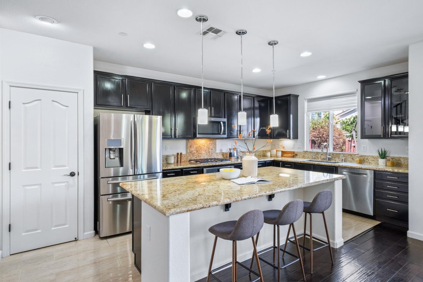 Detail Gallery Image 15 of 50 For 1615 Shore Dr, San Jose,  CA 95131 - 3 Beds | 2/1 Baths