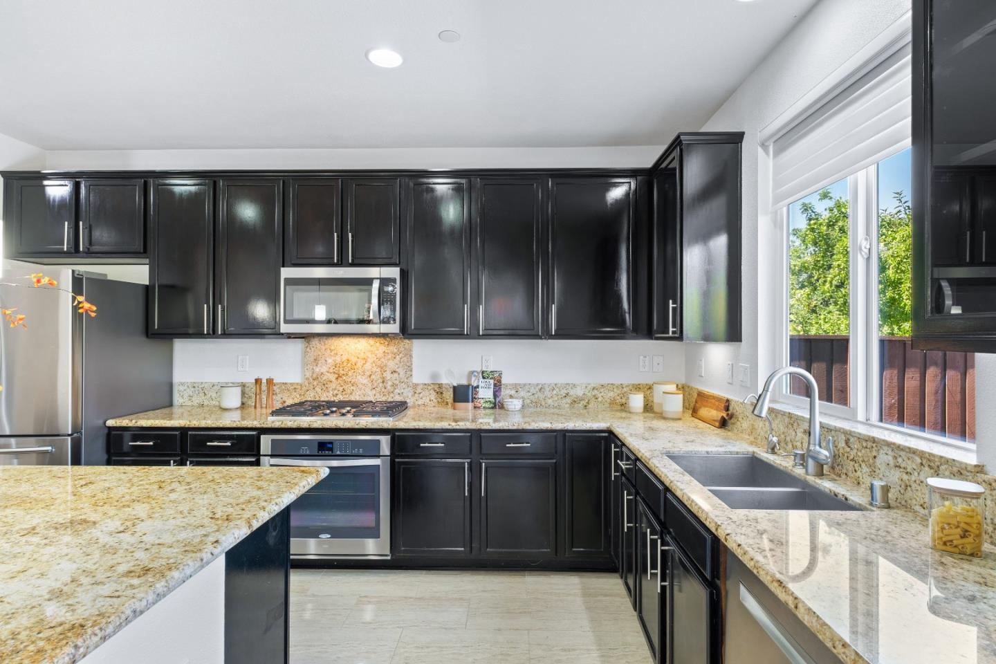 Detail Gallery Image 17 of 50 For 1615 Shore Dr, San Jose,  CA 95131 - 3 Beds | 2/1 Baths