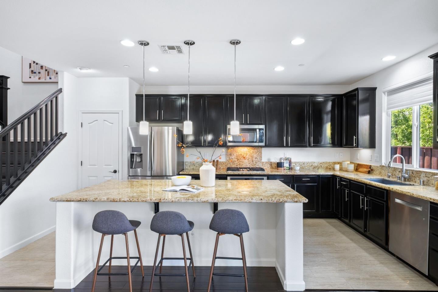 Detail Gallery Image 7 of 50 For 1615 Shore Dr, San Jose,  CA 95131 - 3 Beds | 2/1 Baths