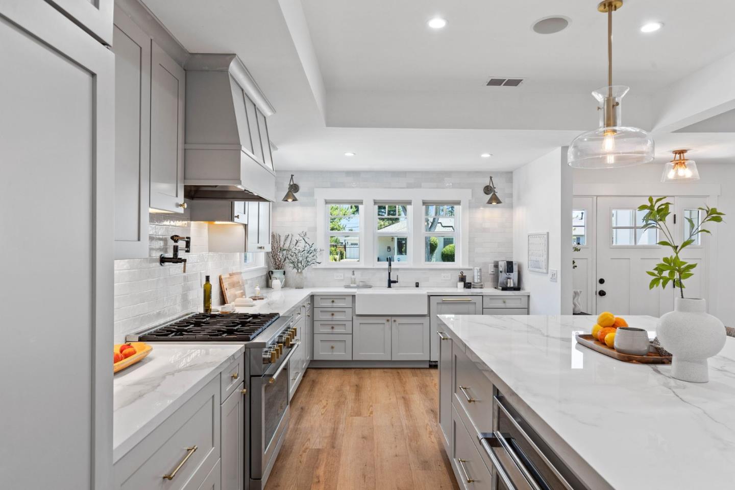 Detail Gallery Image 8 of 44 For 891 Arnold Way, San Jose,  CA 95128 - 4 Beds | 2 Baths