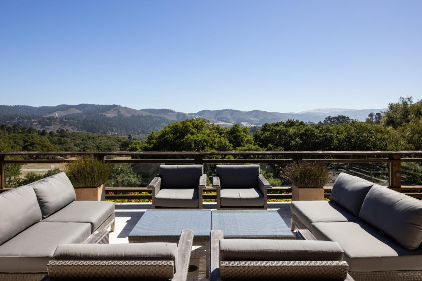 Detail Gallery Image 5 of 24 For 5473 Quail Meadows Dr, Carmel,  CA 93923 - 3 Beds | 4/1 Baths