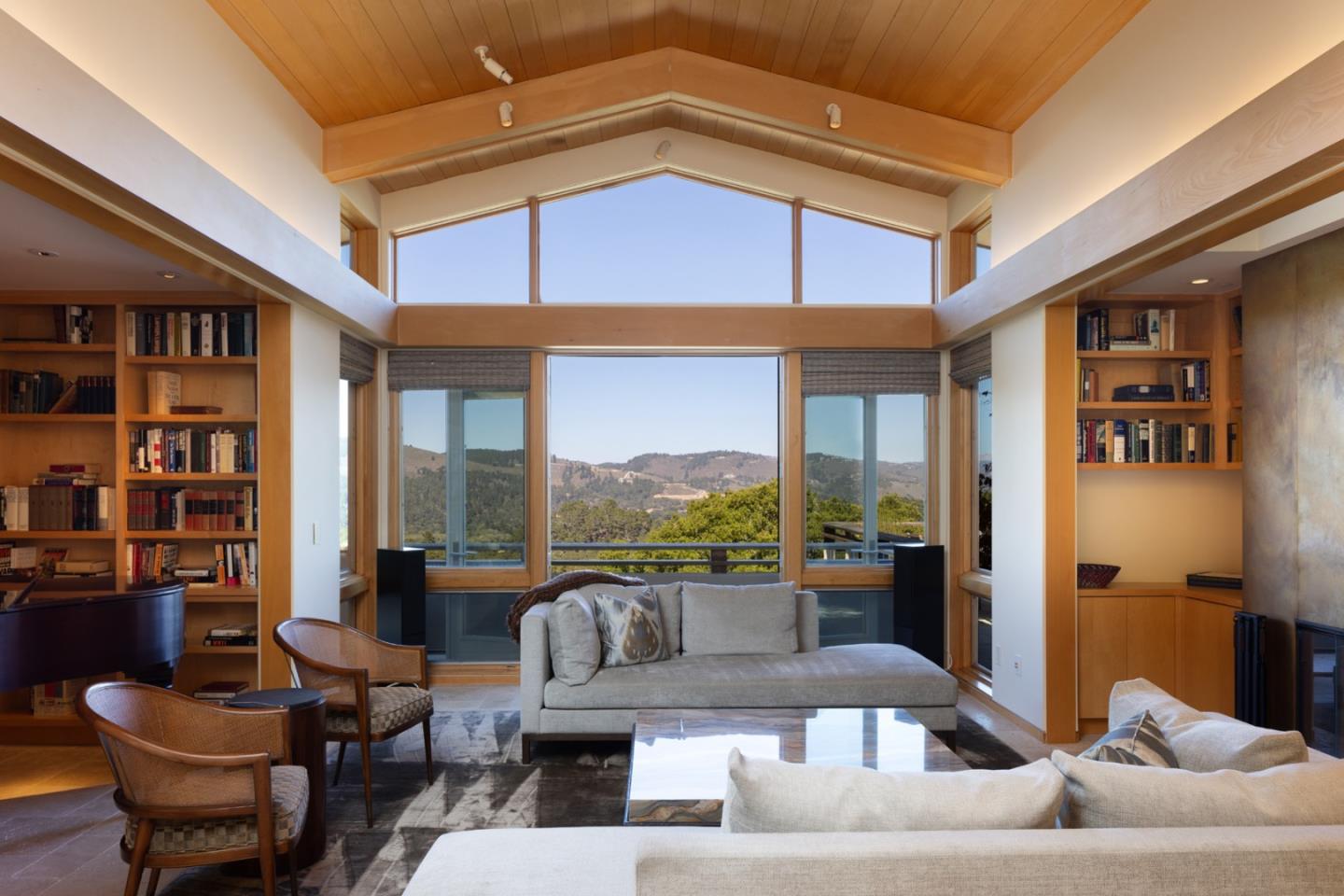 Detail Gallery Image 8 of 24 For 5473 Quail Meadows Dr, Carmel,  CA 93923 - 3 Beds | 4/1 Baths