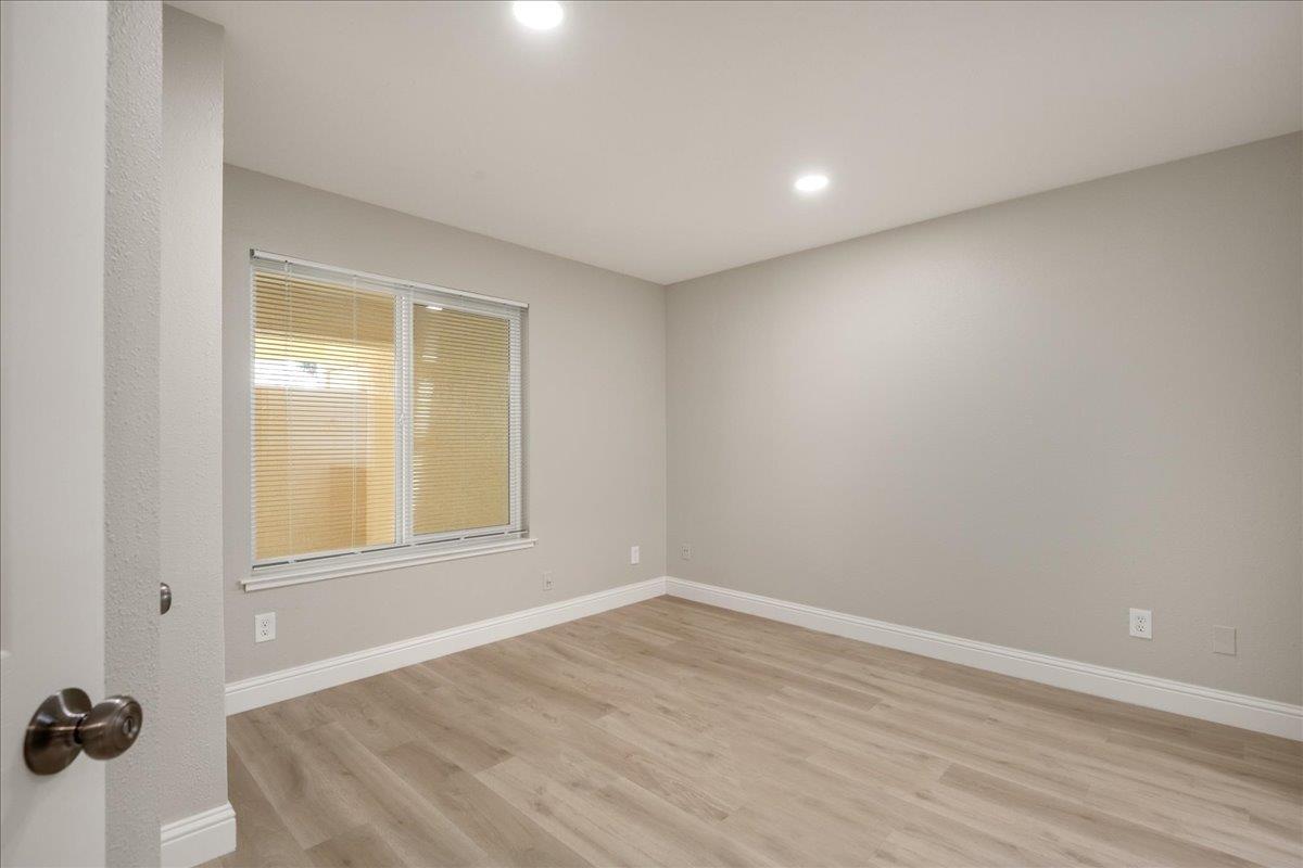 Detail Gallery Image 14 of 25 For 127 Rancho Dr, San Jose,  CA 95111 - – Beds | – Baths