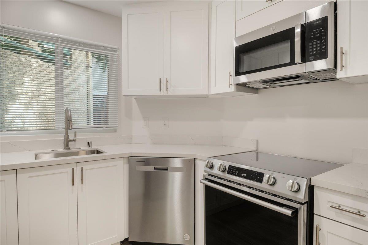 Detail Gallery Image 9 of 25 For 127 Rancho Dr, San Jose,  CA 95111 - – Beds | – Baths