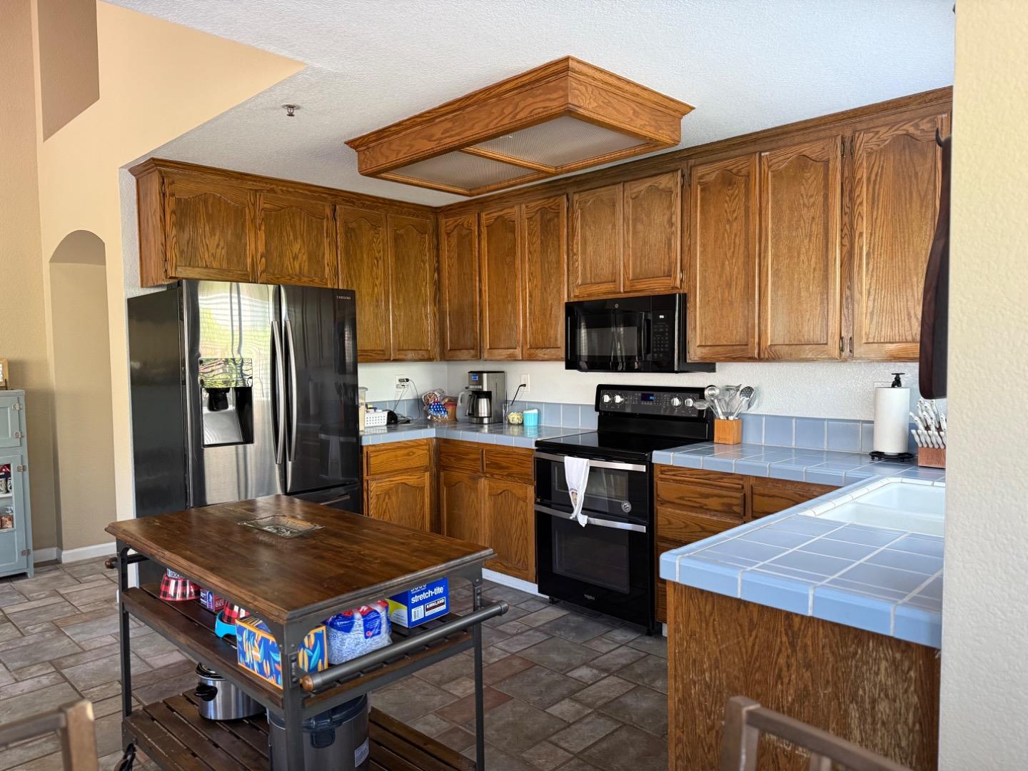 Detail Gallery Image 15 of 21 For 1615 Newport Ct, Salinas,  CA 93906 - 3 Beds | 2 Baths