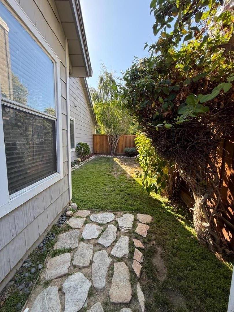 Detail Gallery Image 20 of 21 For 1615 Newport Ct, Salinas,  CA 93906 - 3 Beds | 2 Baths