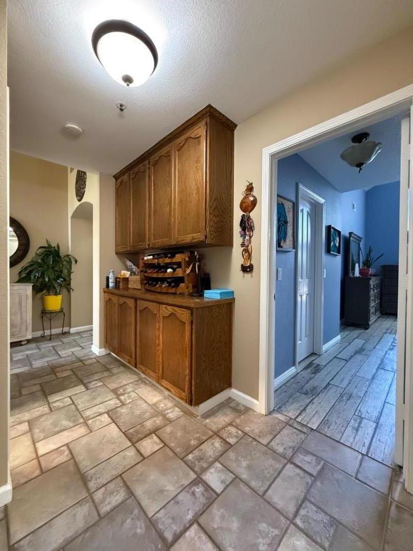 Detail Gallery Image 6 of 21 For 1615 Newport Ct, Salinas,  CA 93906 - 3 Beds | 2 Baths