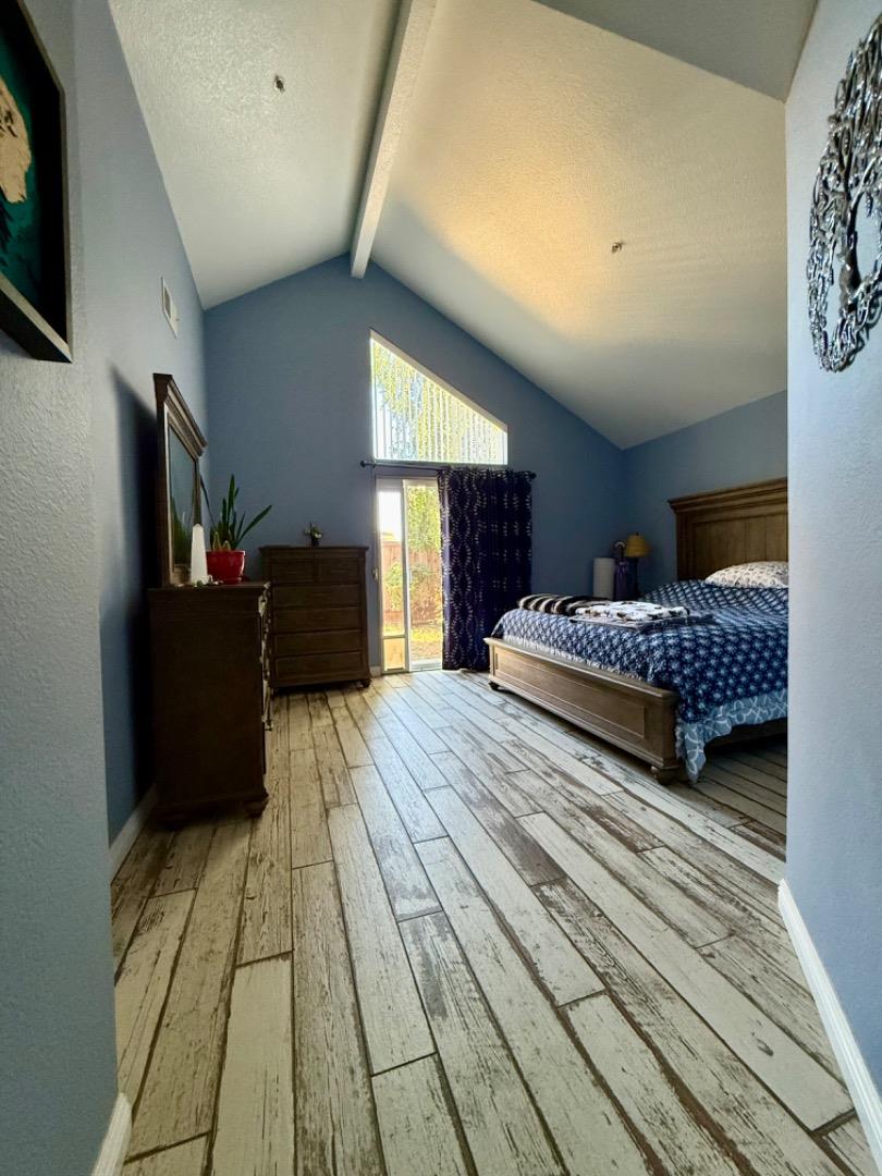 Detail Gallery Image 8 of 21 For 1615 Newport Ct, Salinas,  CA 93906 - 3 Beds | 2 Baths