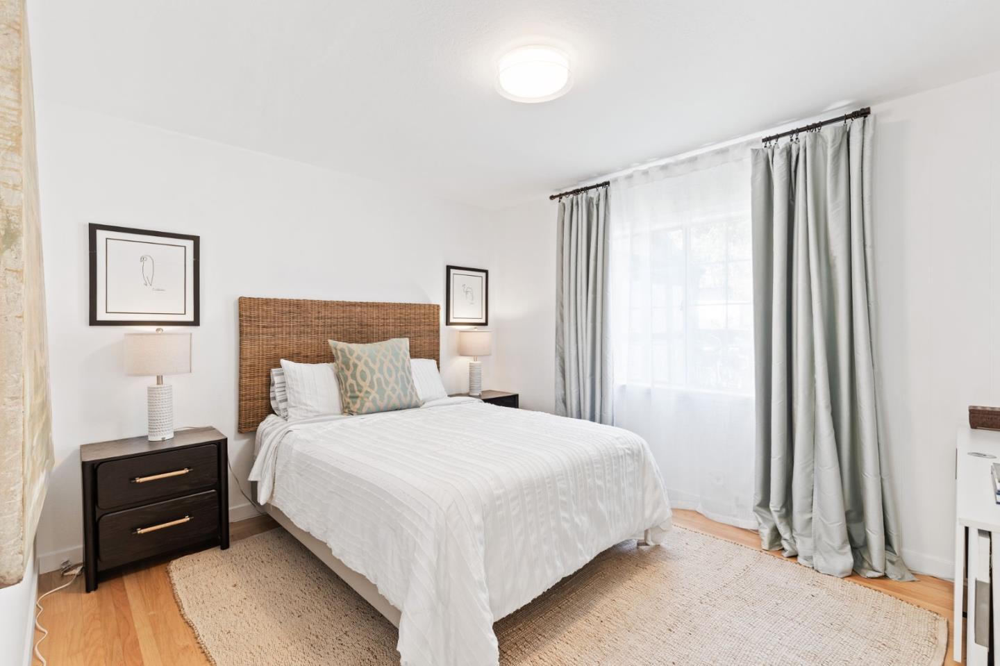 Detail Gallery Image 15 of 26 For 2061 Oakley Ave, Menlo Park,  CA 94025 - 3 Beds | 2 Baths
