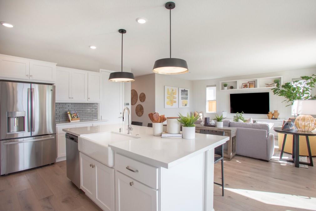 Detail Gallery Image 5 of 16 For 16010 Testarossa St, Lathrop,  CA 95330 - 4 Beds | 3 Baths