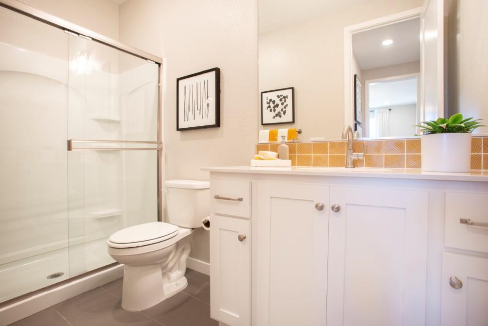 Detail Gallery Image 8 of 16 For 16010 Testarossa St, Lathrop,  CA 95330 - 4 Beds | 3 Baths