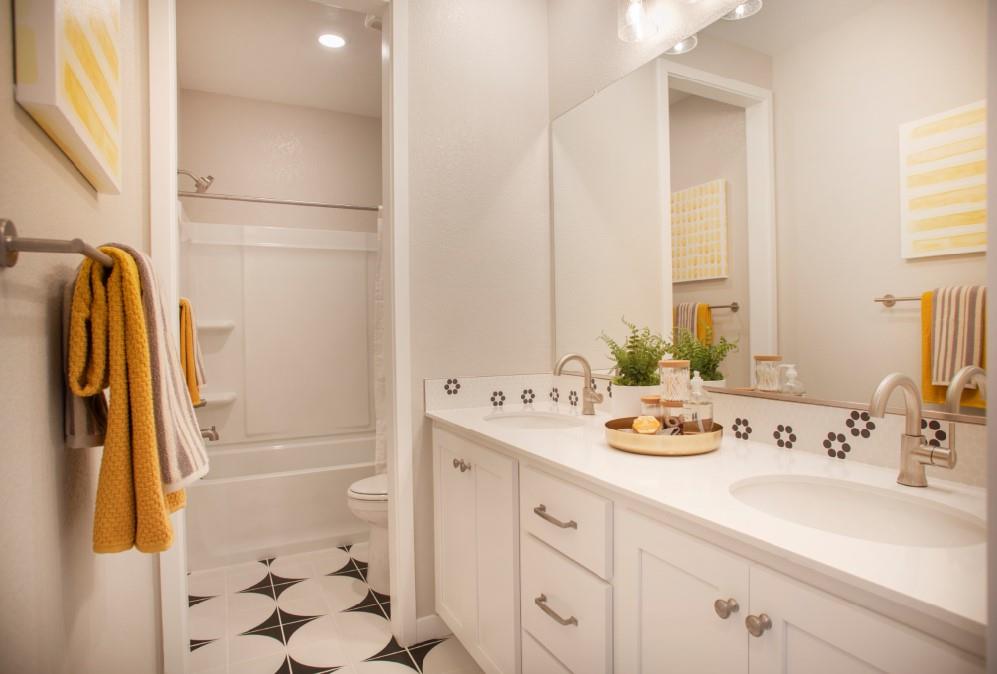Detail Gallery Image 9 of 16 For 16010 Testarossa St, Lathrop,  CA 95330 - 4 Beds | 3 Baths