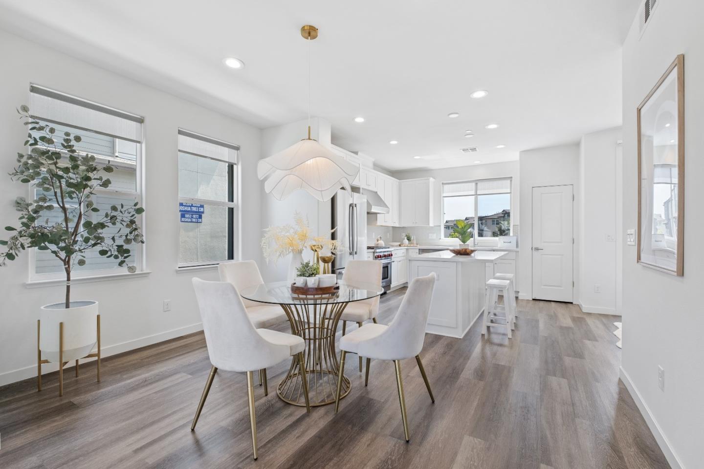 Detail Gallery Image 4 of 55 For 1882 Joshua Tree Cir, Milpitas,  CA 95035 - 4 Beds | 3/1 Baths