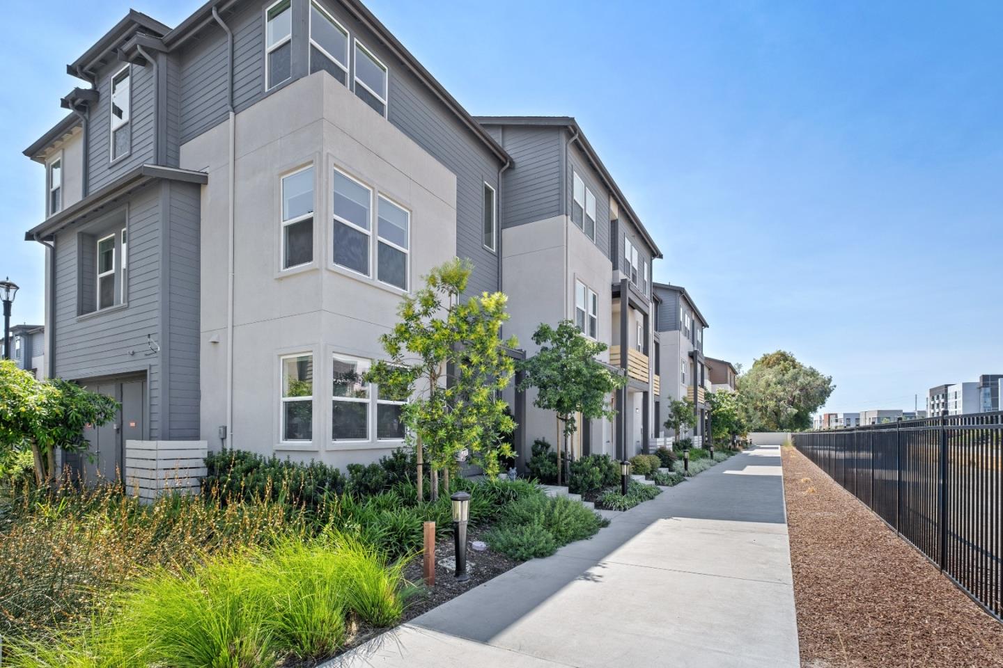 Detail Gallery Image 49 of 55 For 1882 Joshua Tree Cir, Milpitas,  CA 95035 - 4 Beds | 3/1 Baths