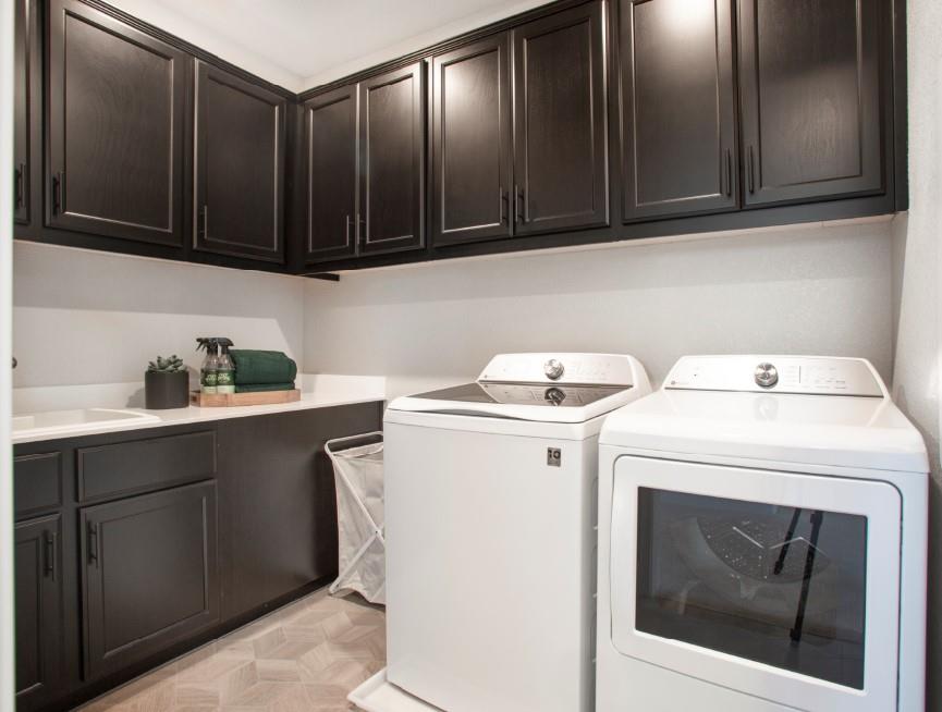 Detail Gallery Image 11 of 16 For 15996 Testarossa St, Lathrop,  CA 95330 - 4 Beds | 3 Baths