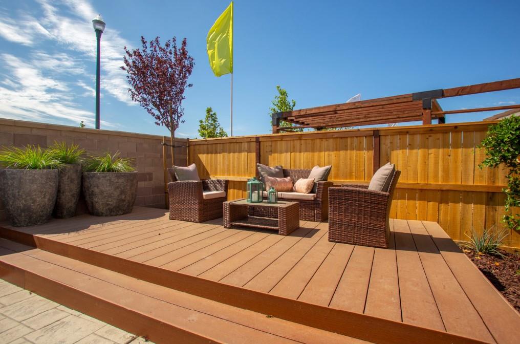 Detail Gallery Image 4 of 16 For 15996 Testarossa St, Lathrop,  CA 95330 - 4 Beds | 3 Baths