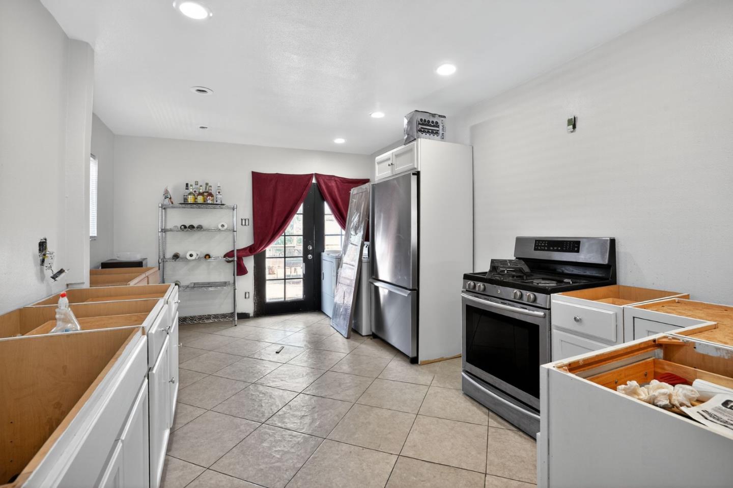 Detail Gallery Image 12 of 29 For 7000 Arthur St, Oakland,  CA 94605 - 2 Beds | 1 Baths