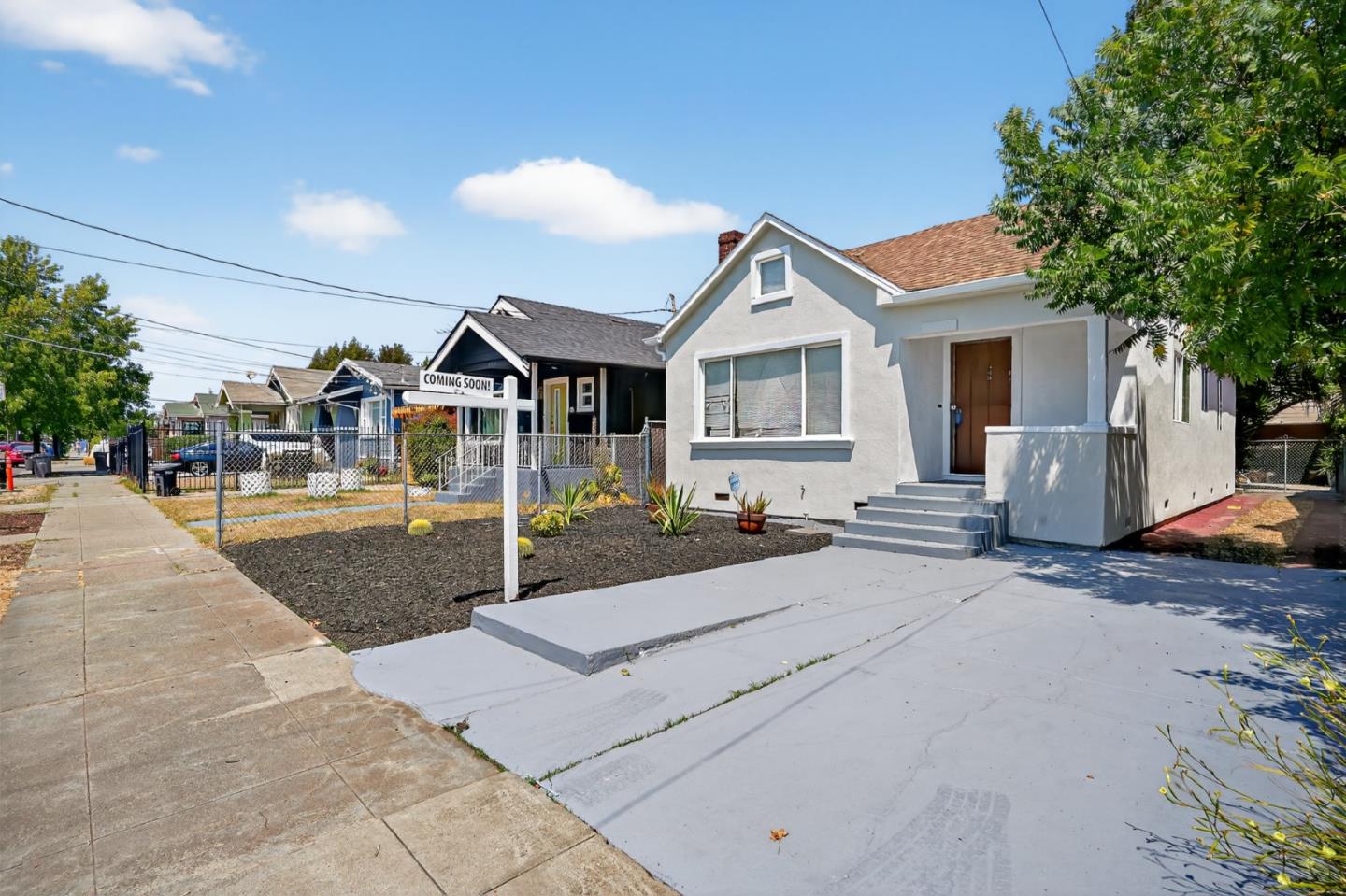 Detail Gallery Image 2 of 29 For 7000 Arthur St, Oakland,  CA 94605 - 2 Beds | 1 Baths