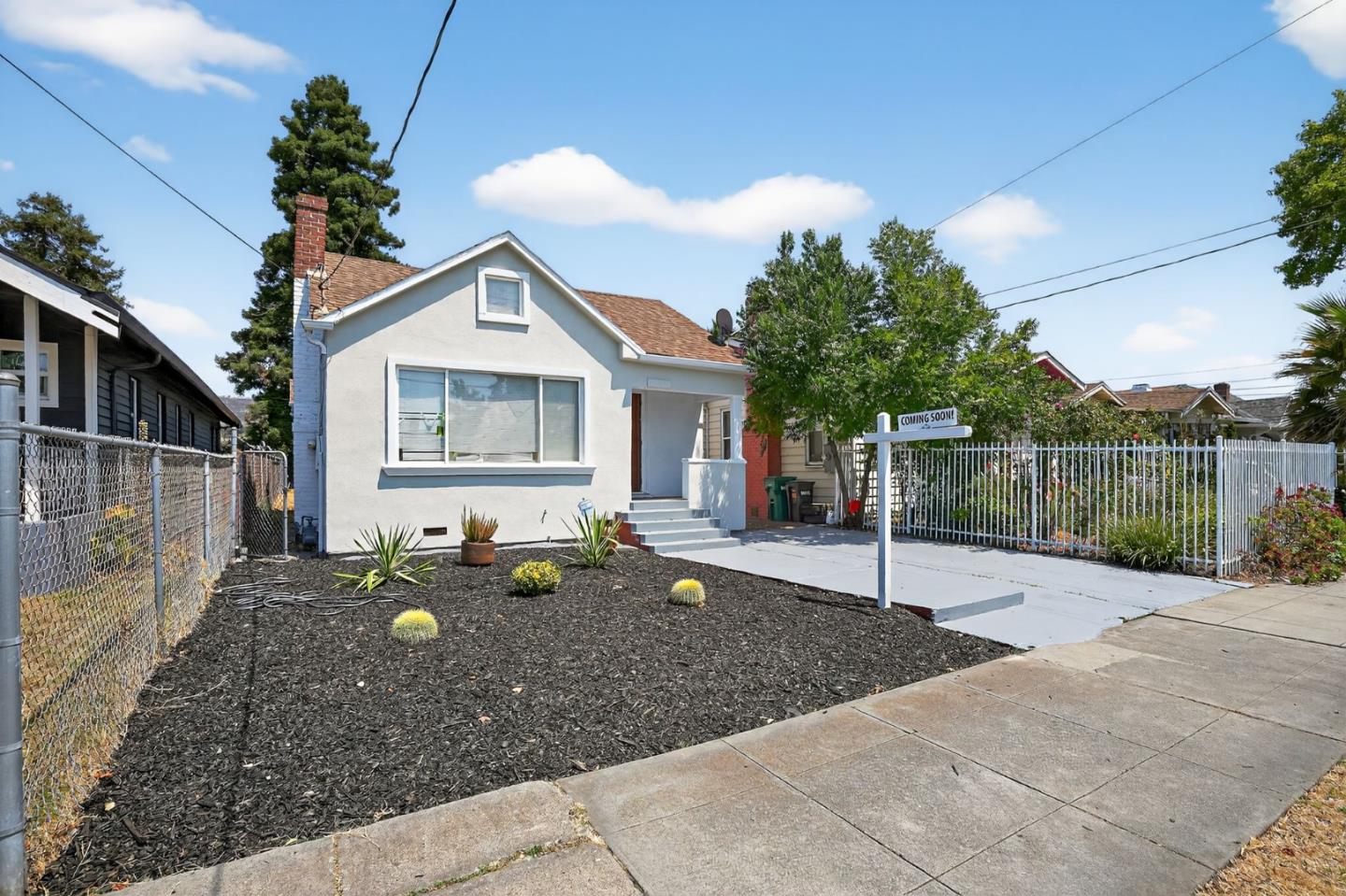 Detail Gallery Image 3 of 29 For 7000 Arthur St, Oakland,  CA 94605 - 2 Beds | 1 Baths