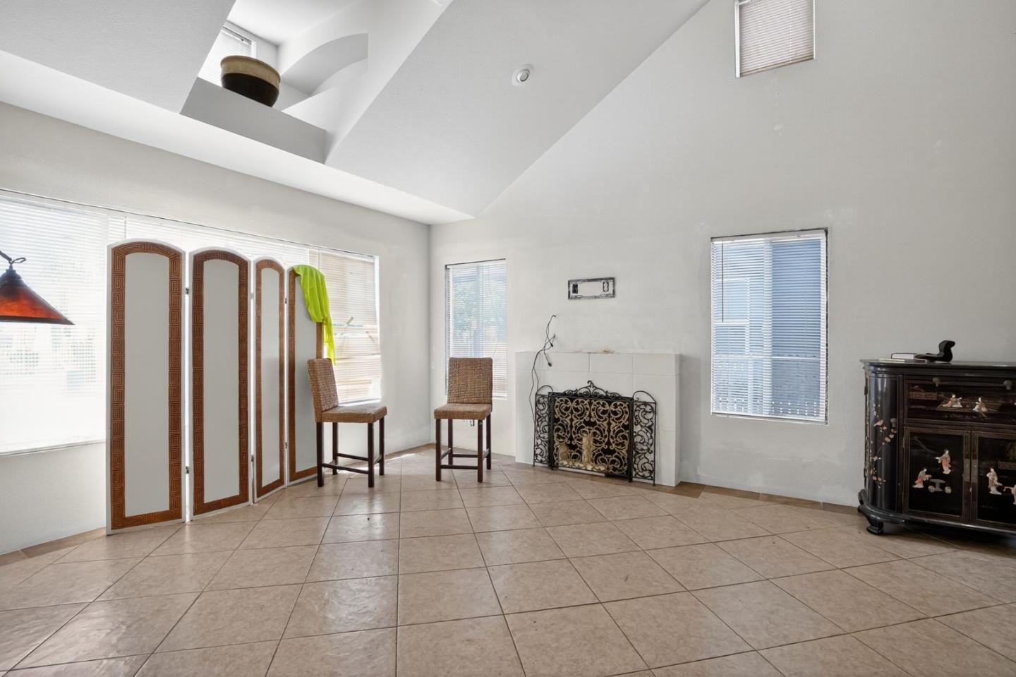 Detail Gallery Image 6 of 29 For 7000 Arthur St, Oakland,  CA 94605 - 2 Beds | 1 Baths