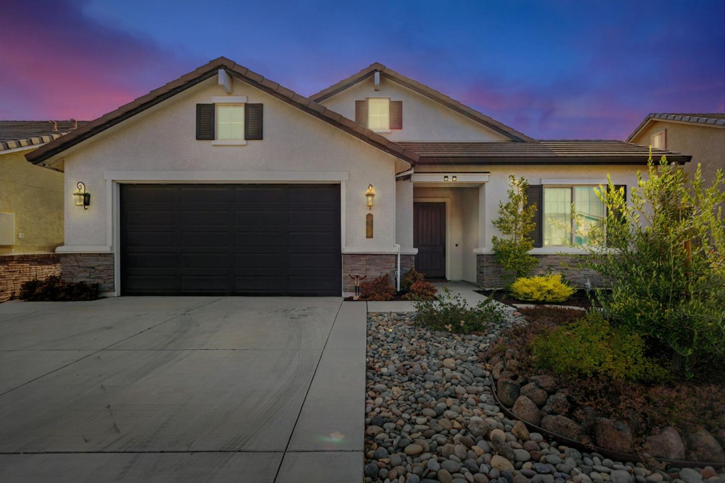 Detail Gallery Image 1 of 54 For 1575 Sunflower Dr, Hollister,  CA 95023 - 4 Beds | 2 Baths