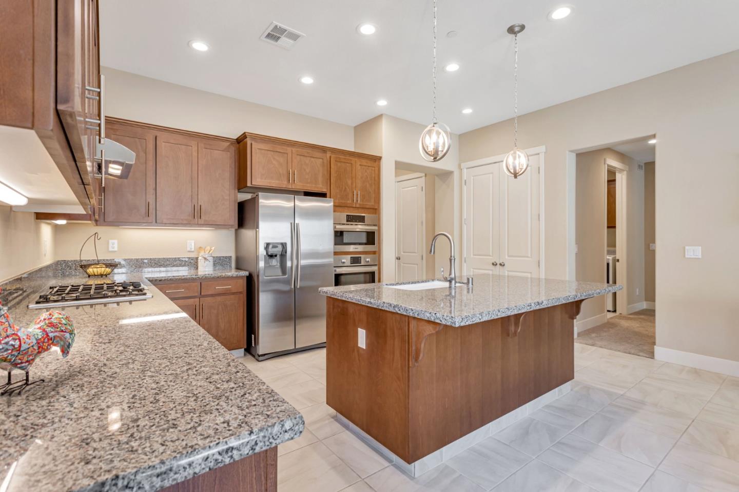Detail Gallery Image 12 of 54 For 1575 Sunflower Dr, Hollister,  CA 95023 - 4 Beds | 2 Baths