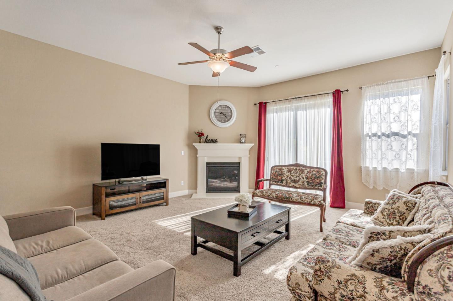 Detail Gallery Image 18 of 54 For 1575 Sunflower Dr, Hollister,  CA 95023 - 4 Beds | 2 Baths