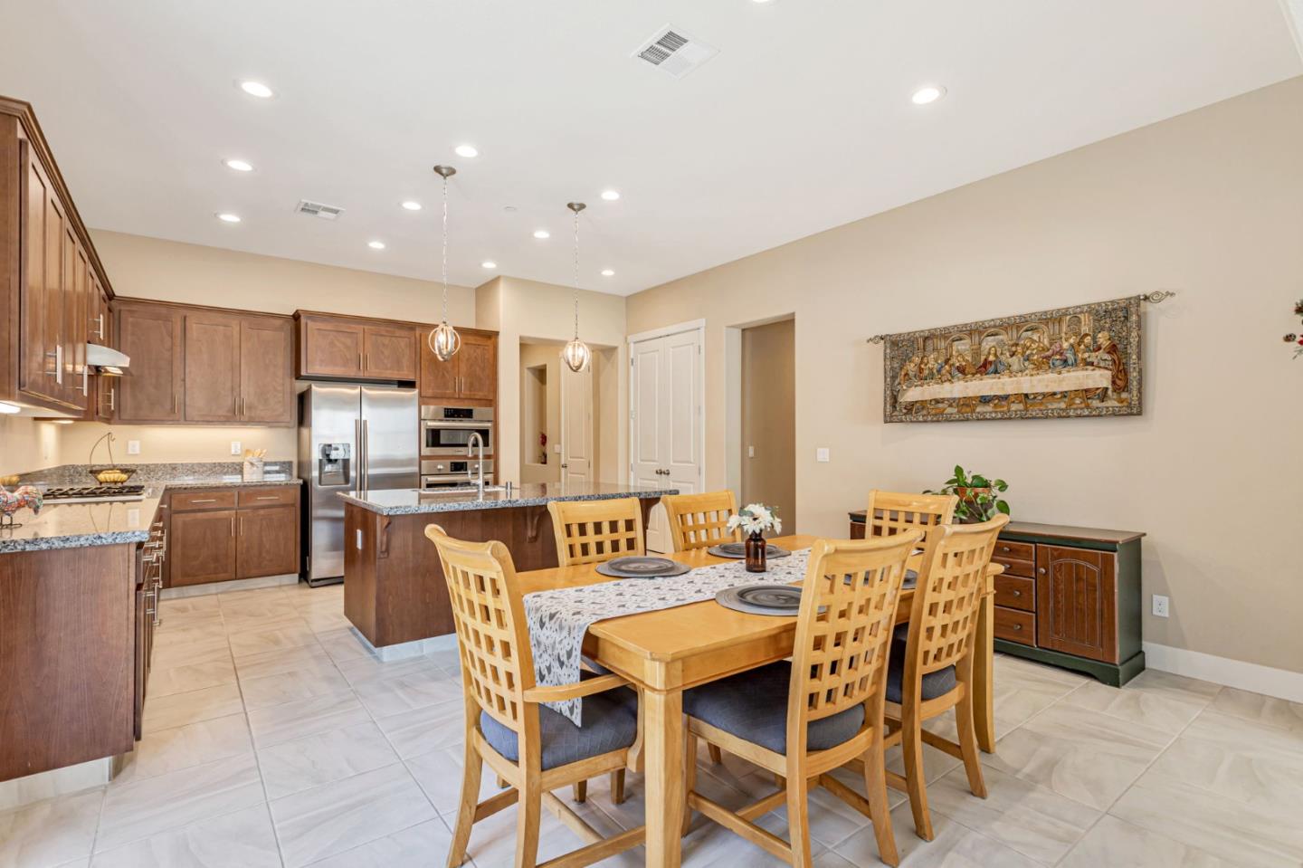 Detail Gallery Image 21 of 54 For 1575 Sunflower Dr, Hollister,  CA 95023 - 4 Beds | 2 Baths