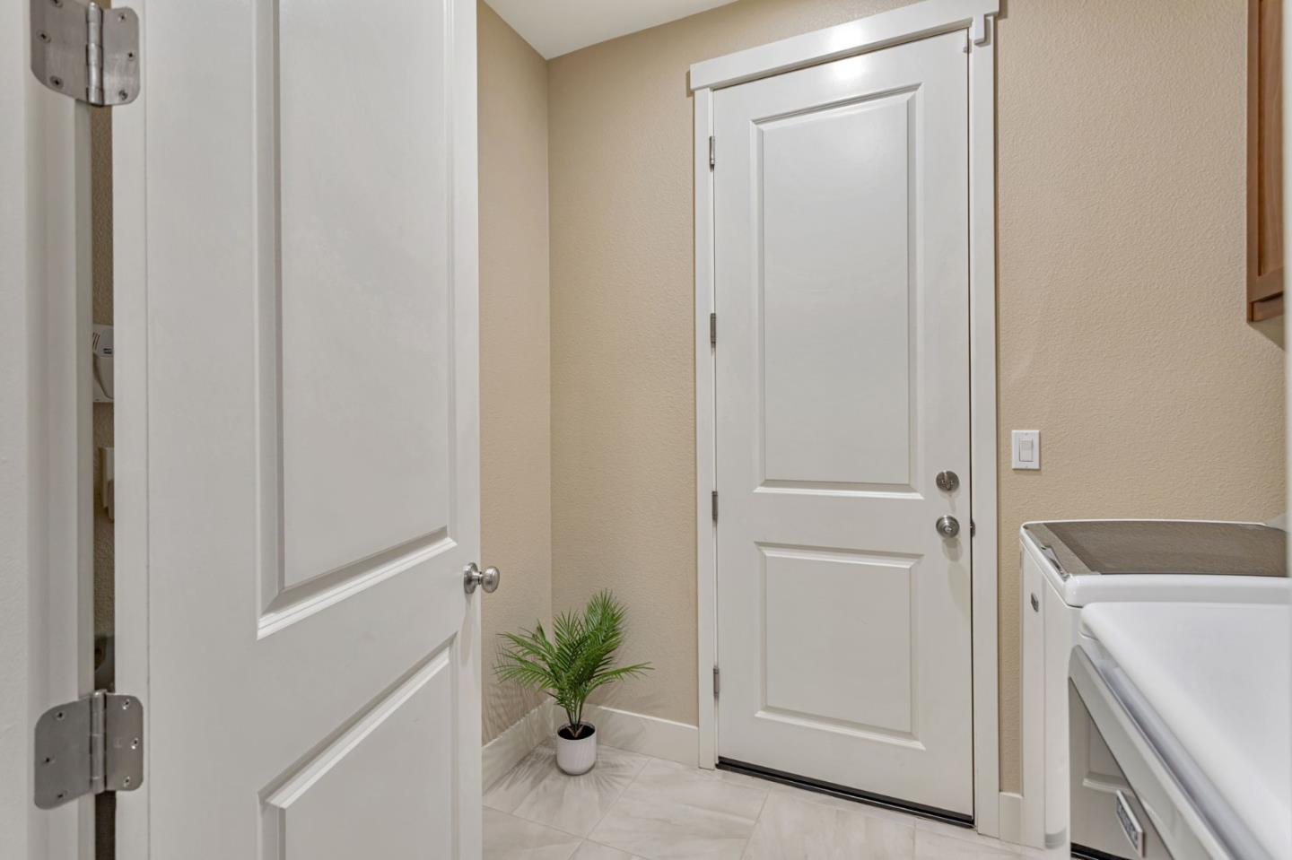 Detail Gallery Image 23 of 54 For 1575 Sunflower Dr, Hollister,  CA 95023 - 4 Beds | 2 Baths