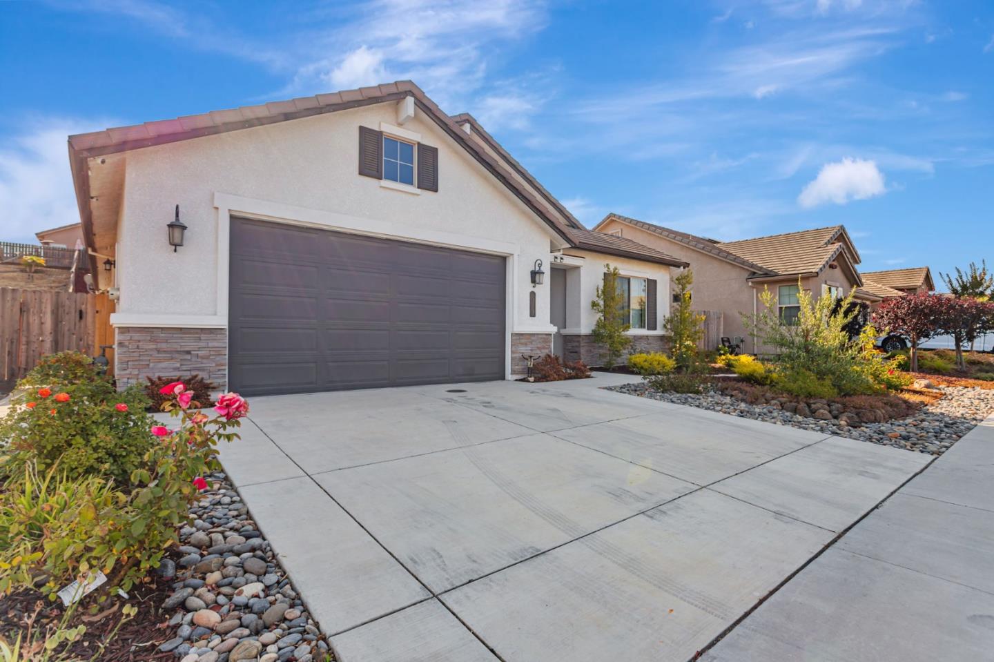 Detail Gallery Image 3 of 54 For 1575 Sunflower Dr, Hollister,  CA 95023 - 4 Beds | 2 Baths
