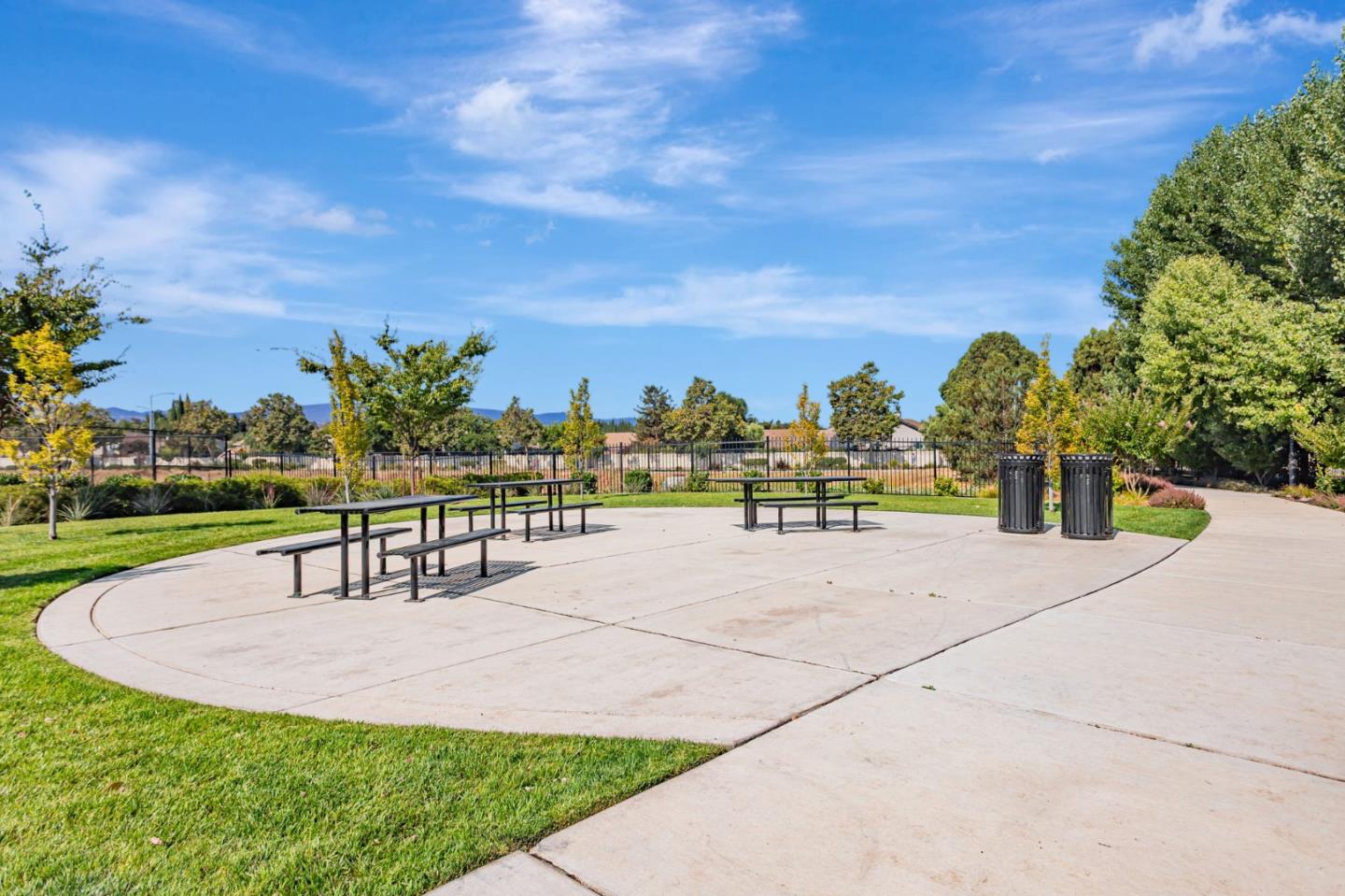 Detail Gallery Image 50 of 54 For 1575 Sunflower Dr, Hollister,  CA 95023 - 4 Beds | 2 Baths