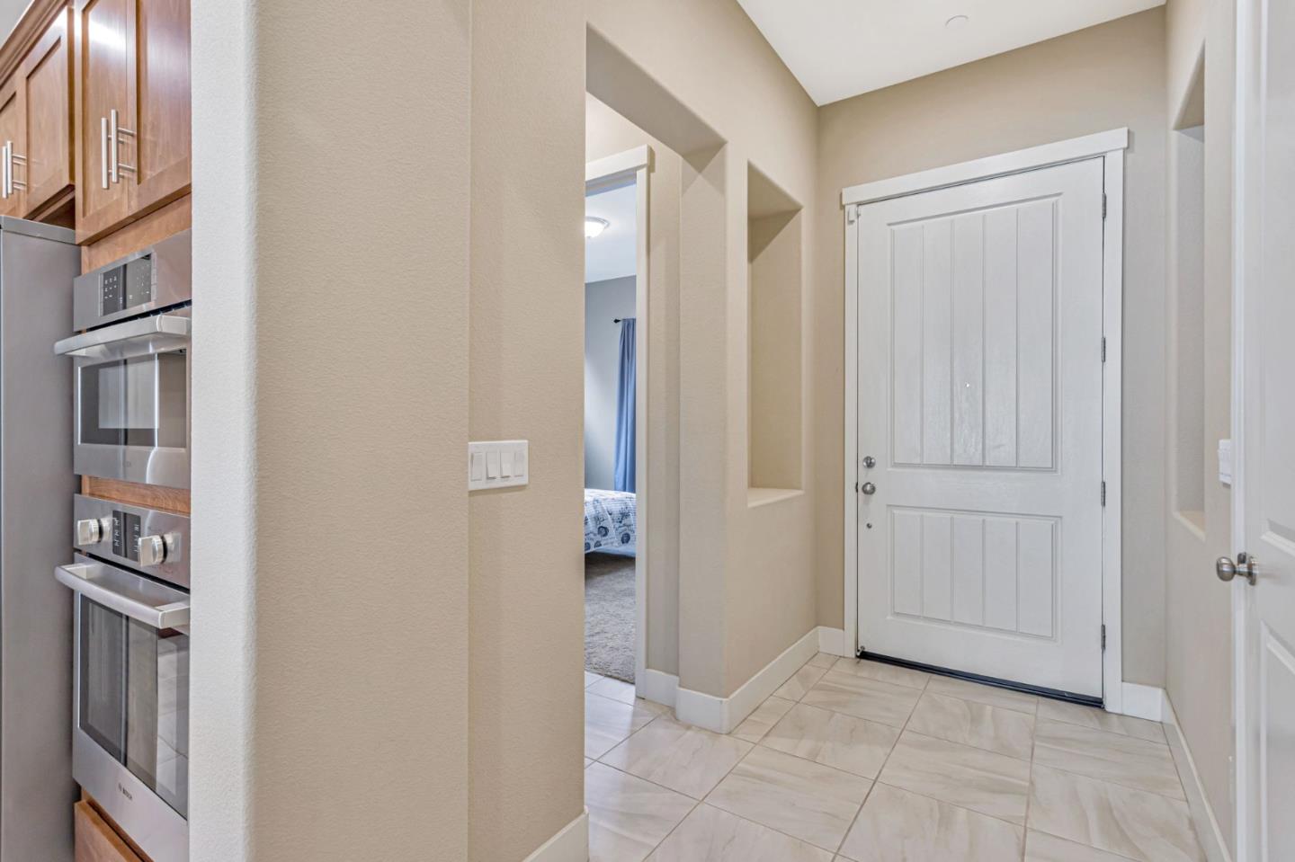 Detail Gallery Image 6 of 54 For 1575 Sunflower Dr, Hollister,  CA 95023 - 4 Beds | 2 Baths